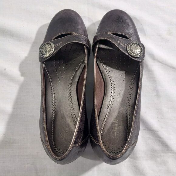 Clarks Artisan Dark Brown Leather Heels Women's Size US 7M Low Heel Floral - Picture 1 of 6